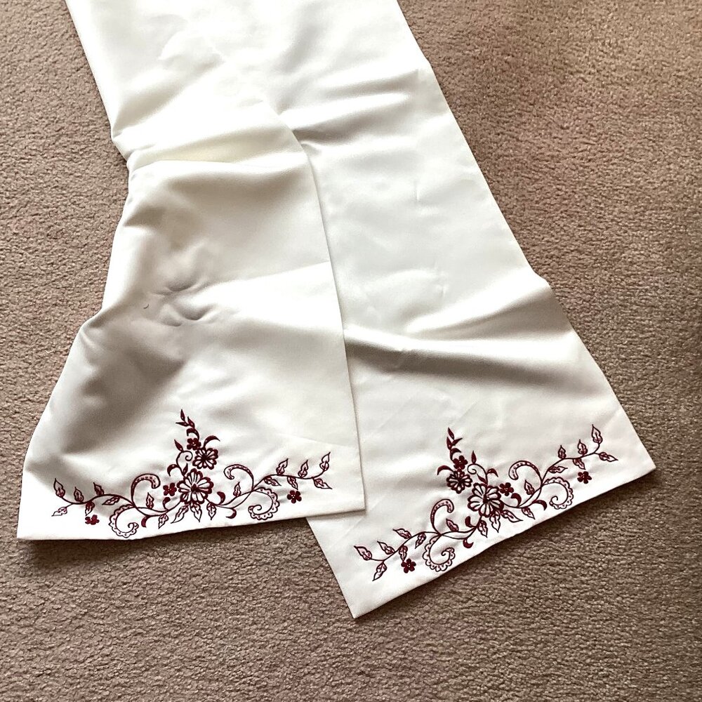 White Wedding Christening Rectangle Table Runner Red Embroidery Beads Linens